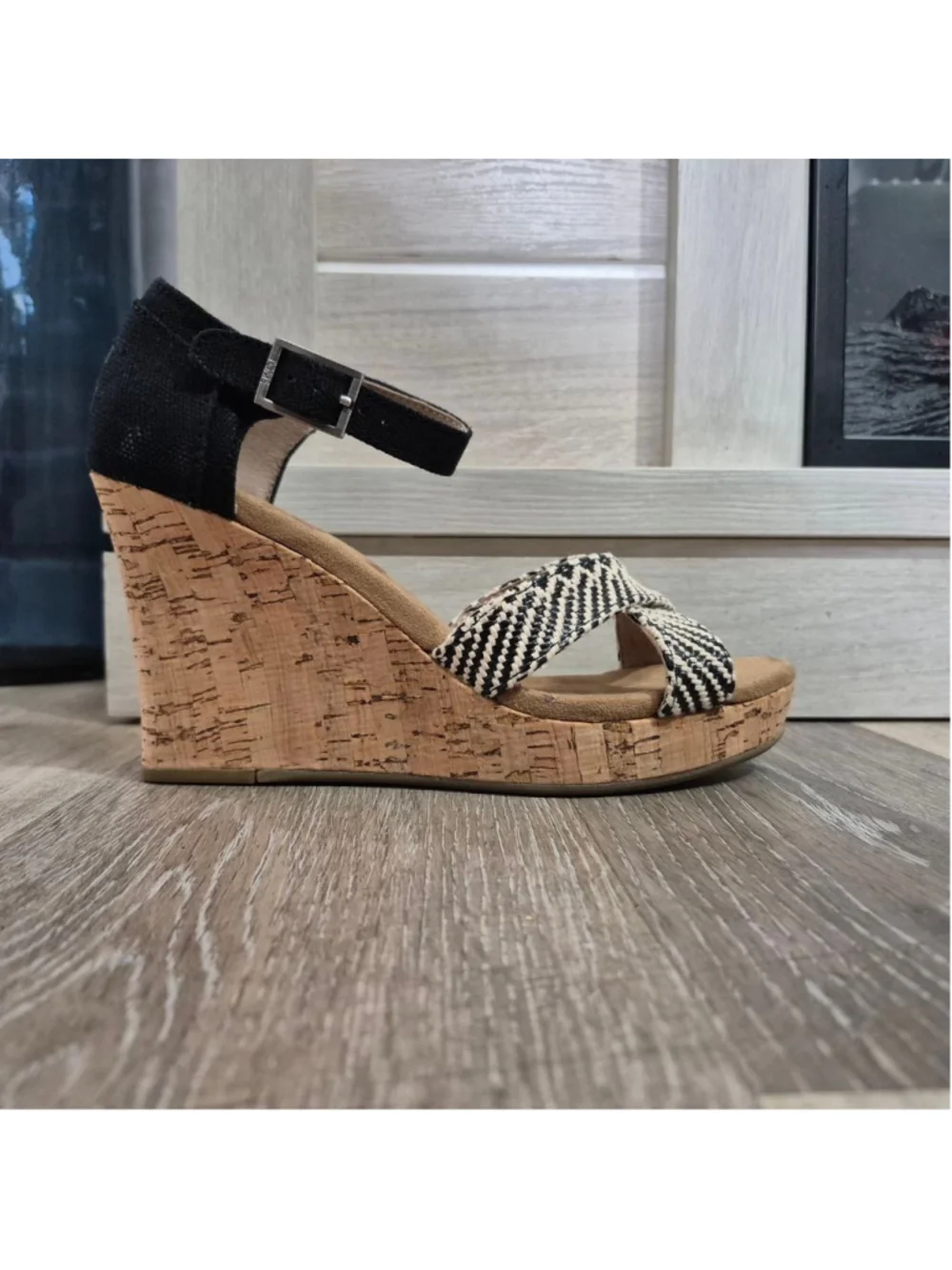 Women's TOMS Black & Beige Cork Wedge Sandals Size 7.5 nwot